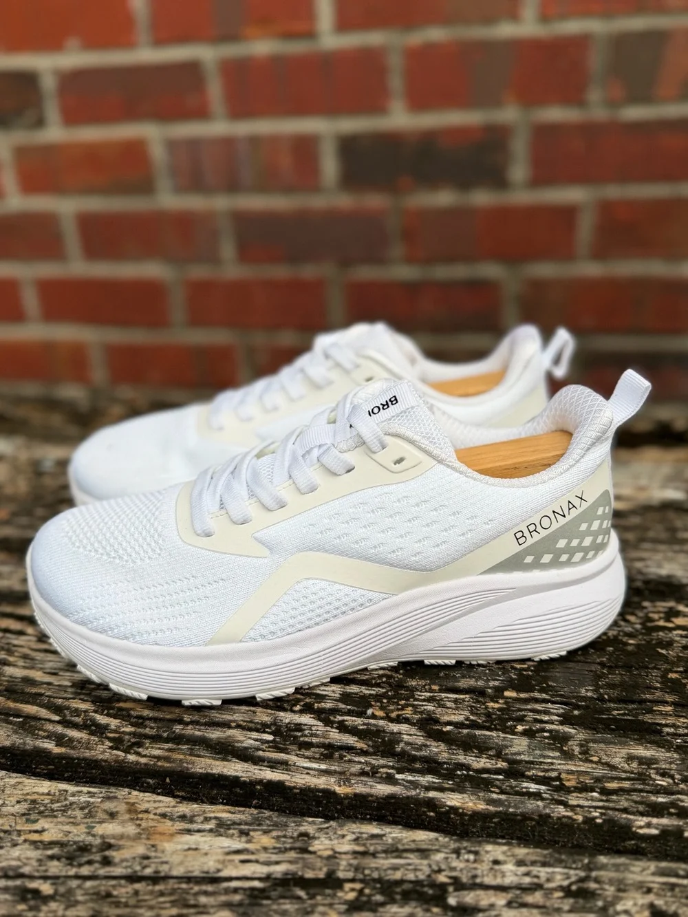 NWOT Bronax Mens Sz 7 Wide Toe Box White Mesh Athletic Sneakers Running Shoes X5